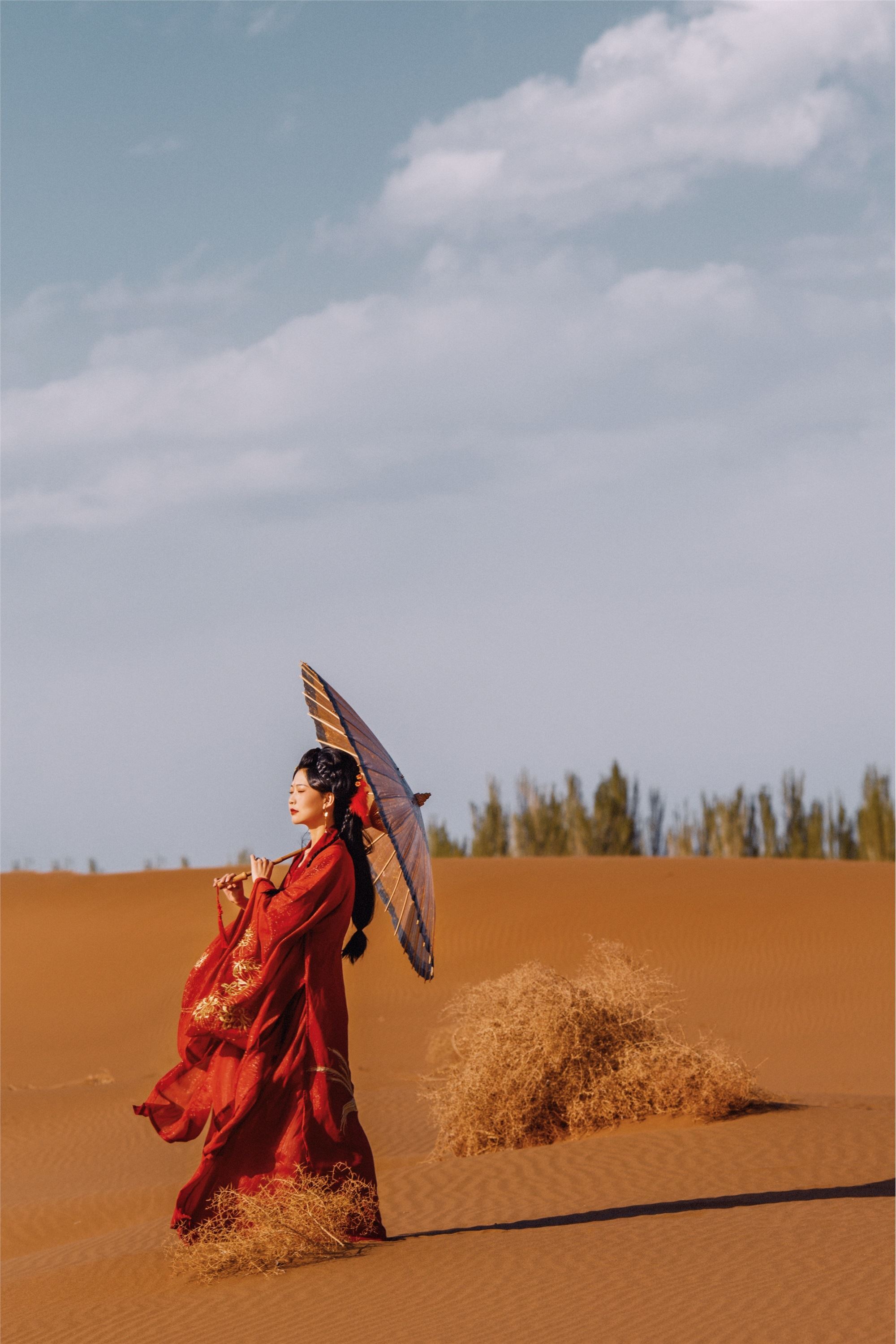 YITUYU艺图语 2021.09.08 漠上行 兔小白